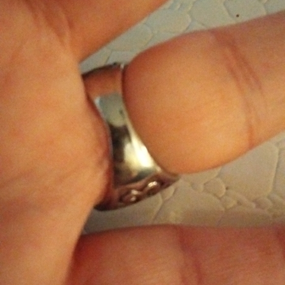 Ring - Picture 2 of 4